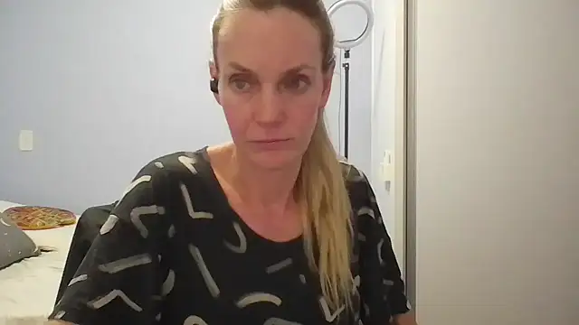 Annylove1 online show from April 2026 12:08:02 AM