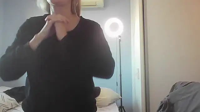 Annylove1 online show from July 2026 10:50:01 AM