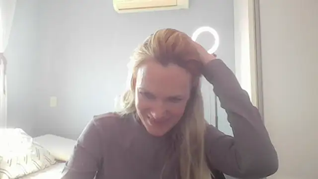 Annylove1 online show from July 2026 05:04:02 PM
