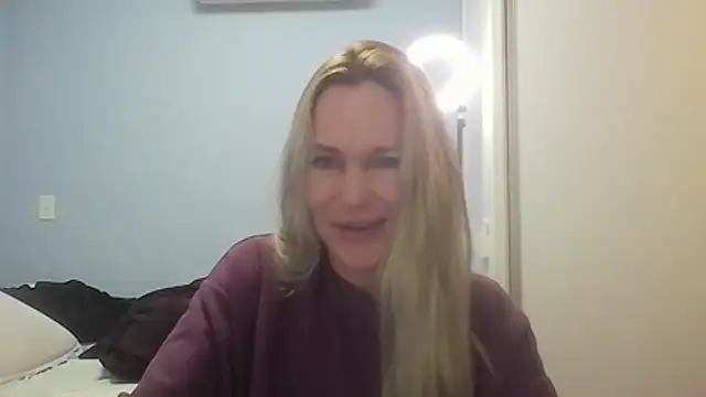 Annylove1 online show from July 2026 12:30:01 PM