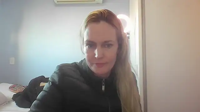 Annylove1 online show from July 2026 10:50:01 AM