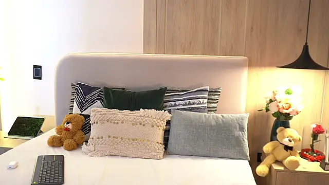 KalaBeckett  online show from April 2026 07:58:02 PM