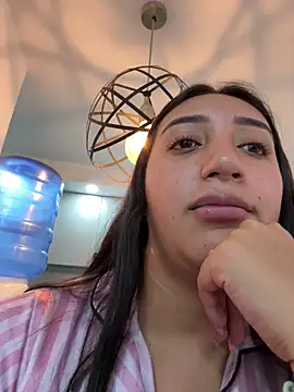 Snapshot of Hannahoff chatting on February 2025 05:29:02 AM Hannahoff online show from February 2025 05:29:02 AM