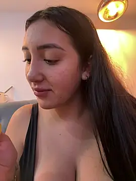 Snapshot of Hannahoff chatting on March 2025 03:41:01 AM Hannahoff online show from March 2025 03:41:01 AM