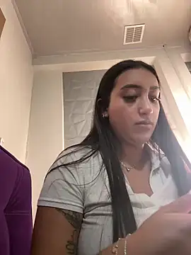 Snapshot of Hannahoff chatting on March 2025 10:40:01 PM Hannahoff online show from March 2025 10:40:01 PM