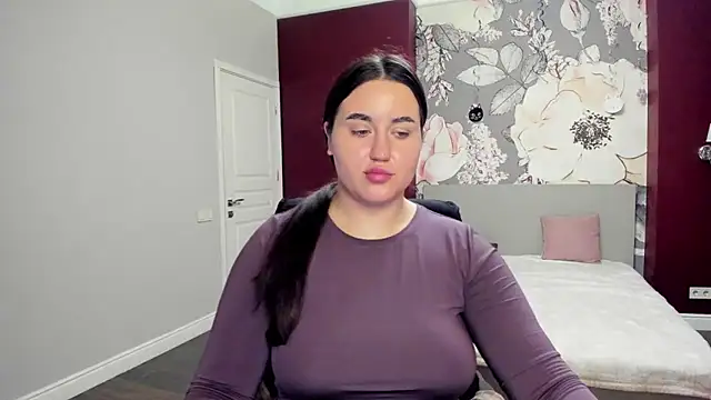 Snapshot of Roxie_Bradley chatting on November 2025 06:46:01 AM Roxie Bradley online show from November 2025 06:46:01 AM