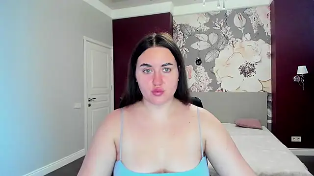 Snapshot of Roxie_Bradley chatting on November 2025 06:45:02 AM Roxie Bradley online show from November 2025 06:45:02 AM