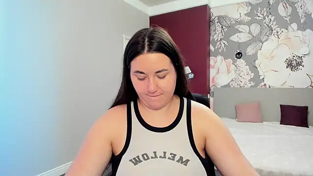 Snapshot of Roxie_Bradley chatting on November 2025 06:45:02 AM Roxie Bradley online show from November 2025 06:45:02 AM