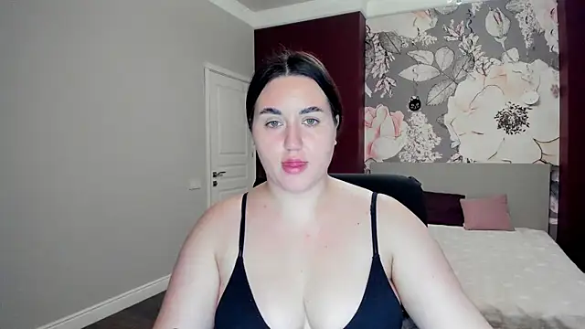 Snapshot of Roxie_Bradley chatting on November 2025 06:46:02 AM Roxie Bradley online show from November 2025 06:46:02 AM