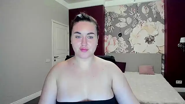 Snapshot of Roxie_Bradley chatting on November 2025 07:00:02 AM Roxie Bradley online show from November 2025 07:00:02 AM