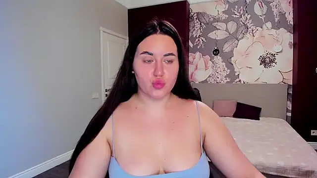 Snapshot of Roxie_Bradley chatting on December 2025 06:55:02 AM Roxie Bradley online show from December 2025 06:55:02 AM