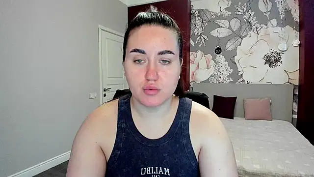 Roxie Bradley online show from March 2026 06:41:02 AM