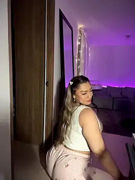 Im sophiie online show from February 2026 07:51:01 AM