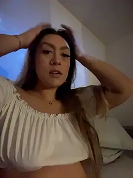 Im sophiie online show from April 2026 07:02:01 AM