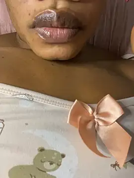 Snapshot of _yisela_ chatting on February 2026 03:15:01 AM yisela online show from February 2026 03:15:01 AM