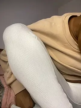 Snapshot of _yisela_ chatting on February 2026 02:06:02 AM yisela online show from February 2026 02:06:02 AM