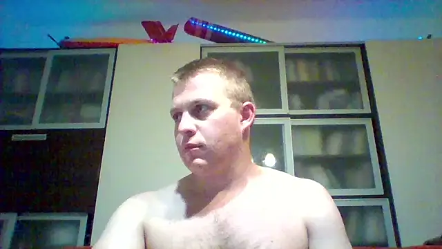 Matttthees online show from November 2025 08:55:01 PM