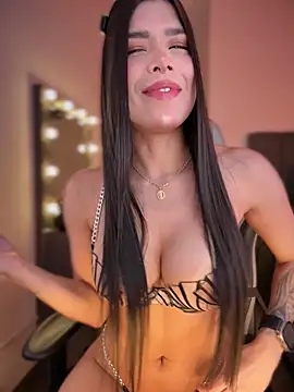 Snapshot of JanyLunaa chatting on November 2025 11:04:02 PM JanyLunaa online show from November 2025 11:04:02 PM