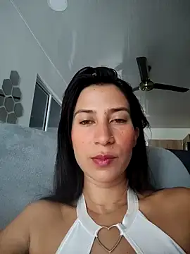 Snapshot of lady-rosse chatting on December 2024 01:44:01 PM lady-rosse online show from December 2024 01:44:01 PM