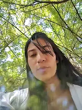 Snapshot of lady-rosse chatting on December 2024 05:31:02 PM lady-rosse online show from December 2024 05:31:02 PM