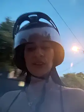 Snapshot of lady-rosse chatting on December 2024 11:09:01 PM lady-rosse online show from December 2024 11:09:01 PM