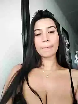 Snapshot of lady-rosse chatting on December 2024 02:30:01 PM lady-rosse online show from December 2024 02:30:01 PM