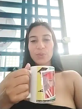 Snapshot of lady-rosse chatting on January 2025 07:18:02 PM lady-rosse online show from January 2025 07:18:02 PM