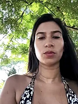 Snapshot of lady-rosse chatting on January 2025 08:38:02 PM lady-rosse online show from January 2025 08:38:02 PM