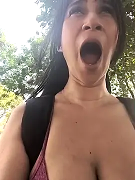 Snapshot of lady-rosse chatting on February 2025 02:31:02 PM lady-rosse online show from February 2025 02:31:02 PM