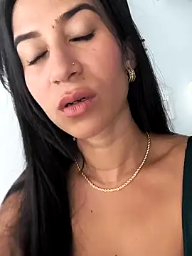 Snapshot of lady-rosse chatting on March 2025 09:07:02 PM lady-rosse online show from March 2025 09:07:02 PM