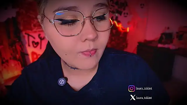 Laura takint online show from October 2025 09:12:02 PM