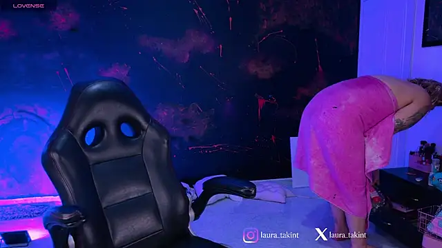 Laura takint online show from January 2026 07:19:01 PM