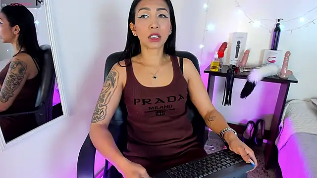 Snapshot of Tracy_lambo chatting on October 2025 03:57:01 AM Tracy lambo online show from October 2025 03:57:01 AM
