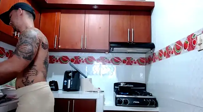 Snapshot of SimonRoberth chatting on January 2025 02:11:01 PM SimonRoberth online show from January 2025 02:11:01 PM