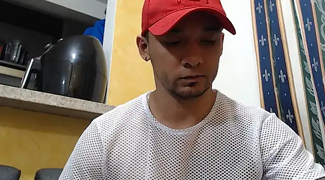 Snapshot of SimonRoberth chatting on March 2025 11:18:02 PM SimonRoberth online show from March 2025 11:18:02 PM