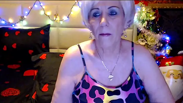 HappyWomanOn online show from December 2024 07:10:02 PM