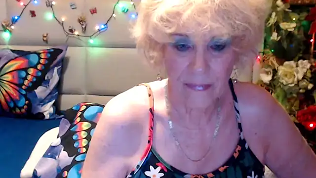 HappyWomanOn online show from June 2026 06:39:01 PM
