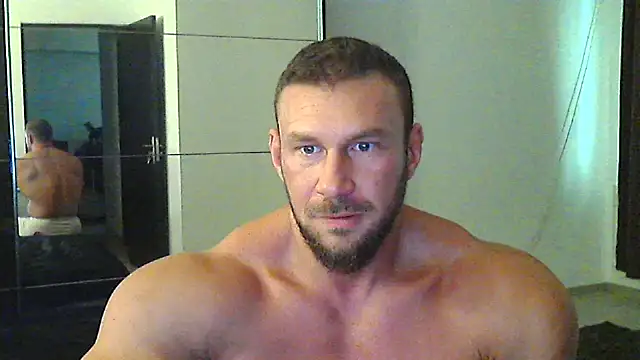 muscularkevin online show from September 2025 01:22:01 PM