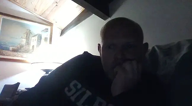 Snapshot of davigochi77bcn chatting on March 2025 10:09:02 PM davigochi77bcn online show from March 2025 10:09:02 PM