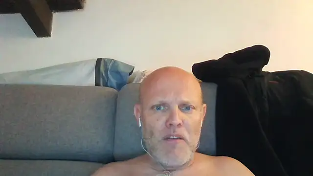 Snapshot of davigochi77bcn chatting on November 2025 06:52:01 PM davigochi77bcn online show from November 2025 06:52:01 PM