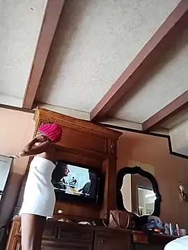 Snapshot of Jasmine_FullsShine chatting on October 2025 05:36:02 PM Jasmine FullsShine online show from October 2025 05:36:02 PM