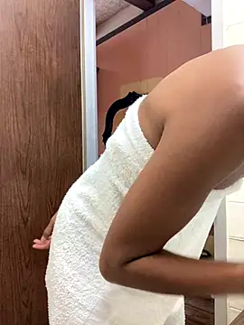 Snapshot of Jasmine_FullsShine chatting on November 2025 06:41:02 PM Jasmine FullsShine online show from November 2025 06:41:02 PM