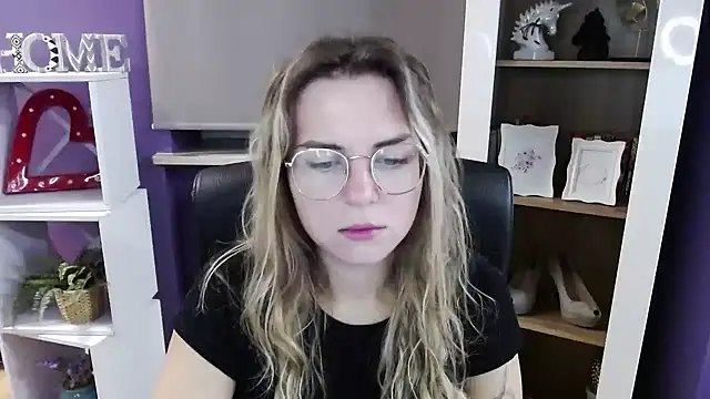 Zoey Erotic online show from October 2025 04:34:02 AM