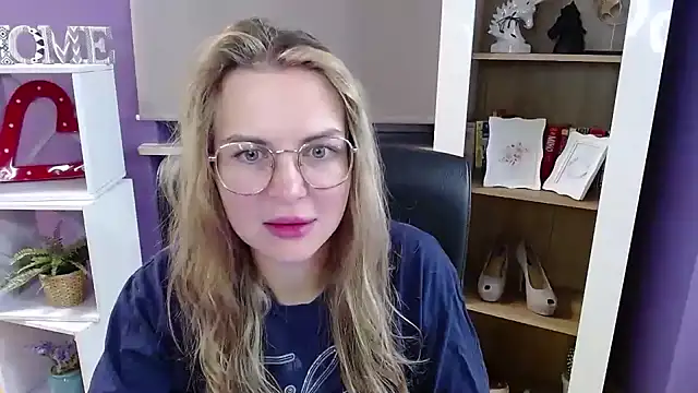 Zoey Erotic online show from October 2025 05:20:02 AM