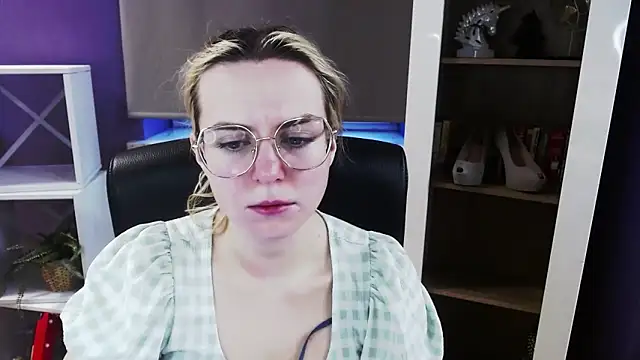 Zoey Erotic online show from March 2026 05:33:02 AM