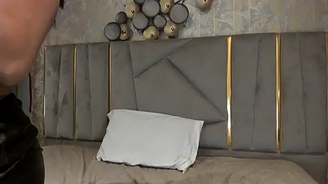 Snapshot of Sariitaa_ chatting on December 2025 02:22:01 PM Sariitaa online show from December 2025 02:22:01 PM