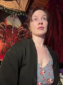 courtneyoccult online show from December 2025 09:47:02 AM