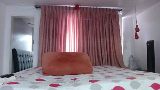 linapalacios online show from June 2026 10:34:01 PM