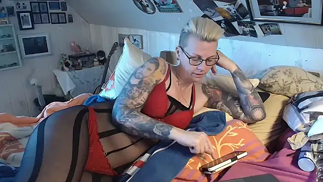 MaryG online show from March 2025 02:04:02 PM