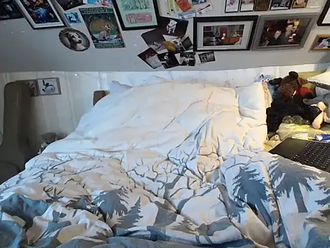 MaryG online show from October 2025 10:12:02 AM